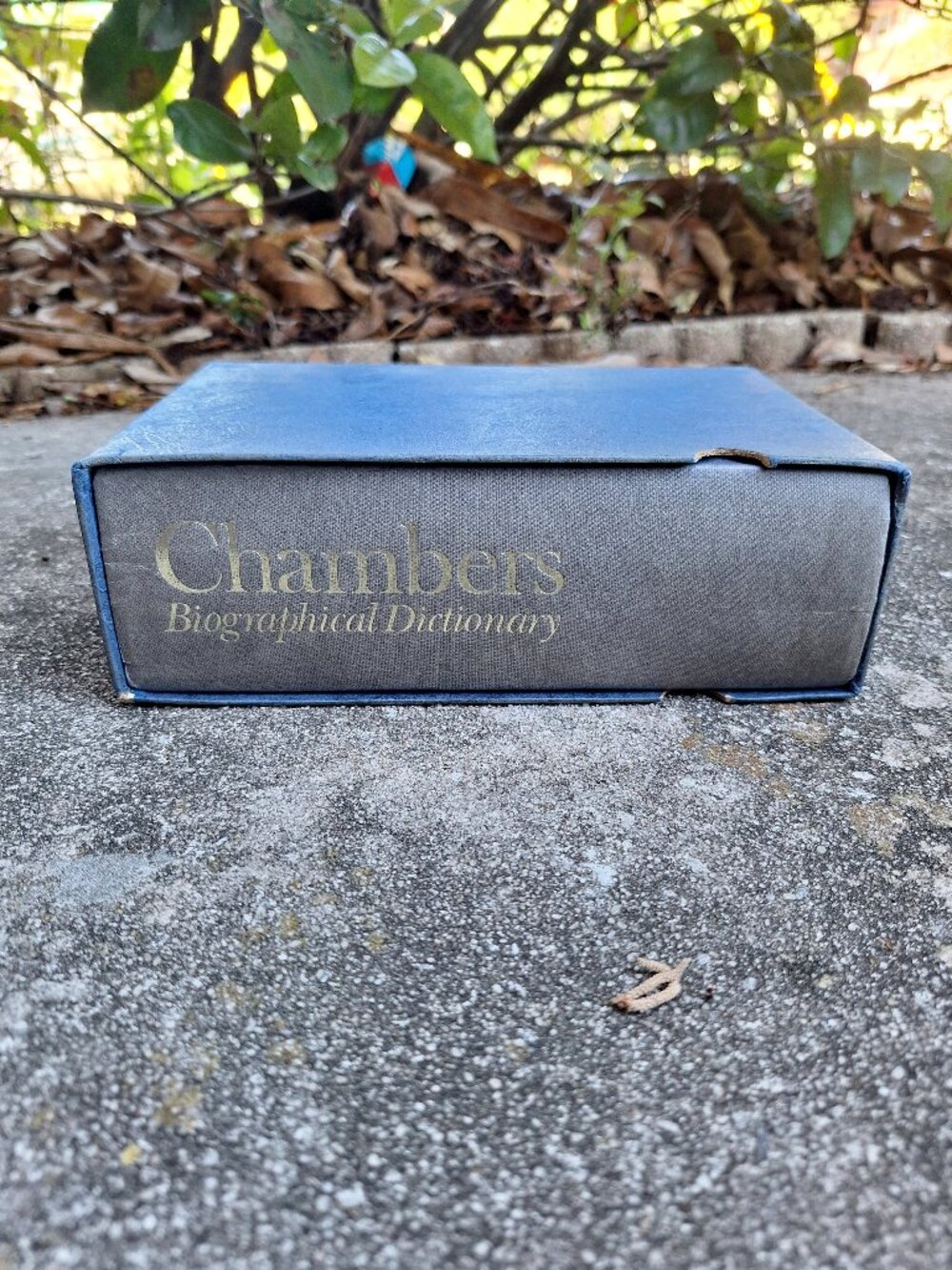 Chambers Biographical Dictionary Book  Revised 1984 HC Box
